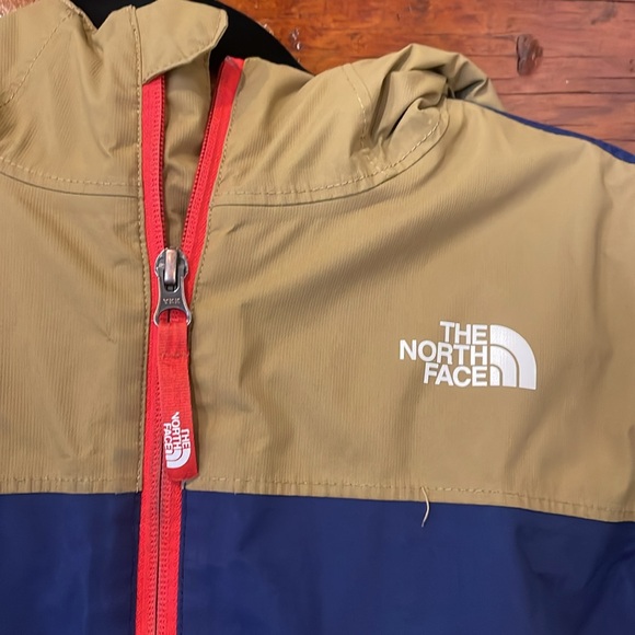 North face winter jacket - Picture 5 of 8